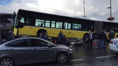 Avtobus avtomobilləri biçdi – Dəhşətli qəzanın VİDEOSU